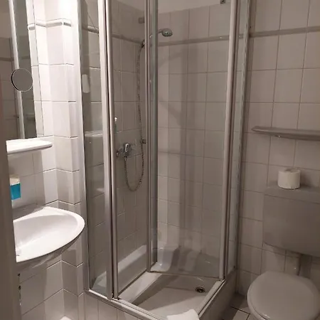 Neustaedter Hof Garni מלון Neustadt am Rübenberge