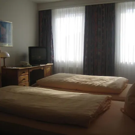 Neustaedter Hof Garni מלון 3*